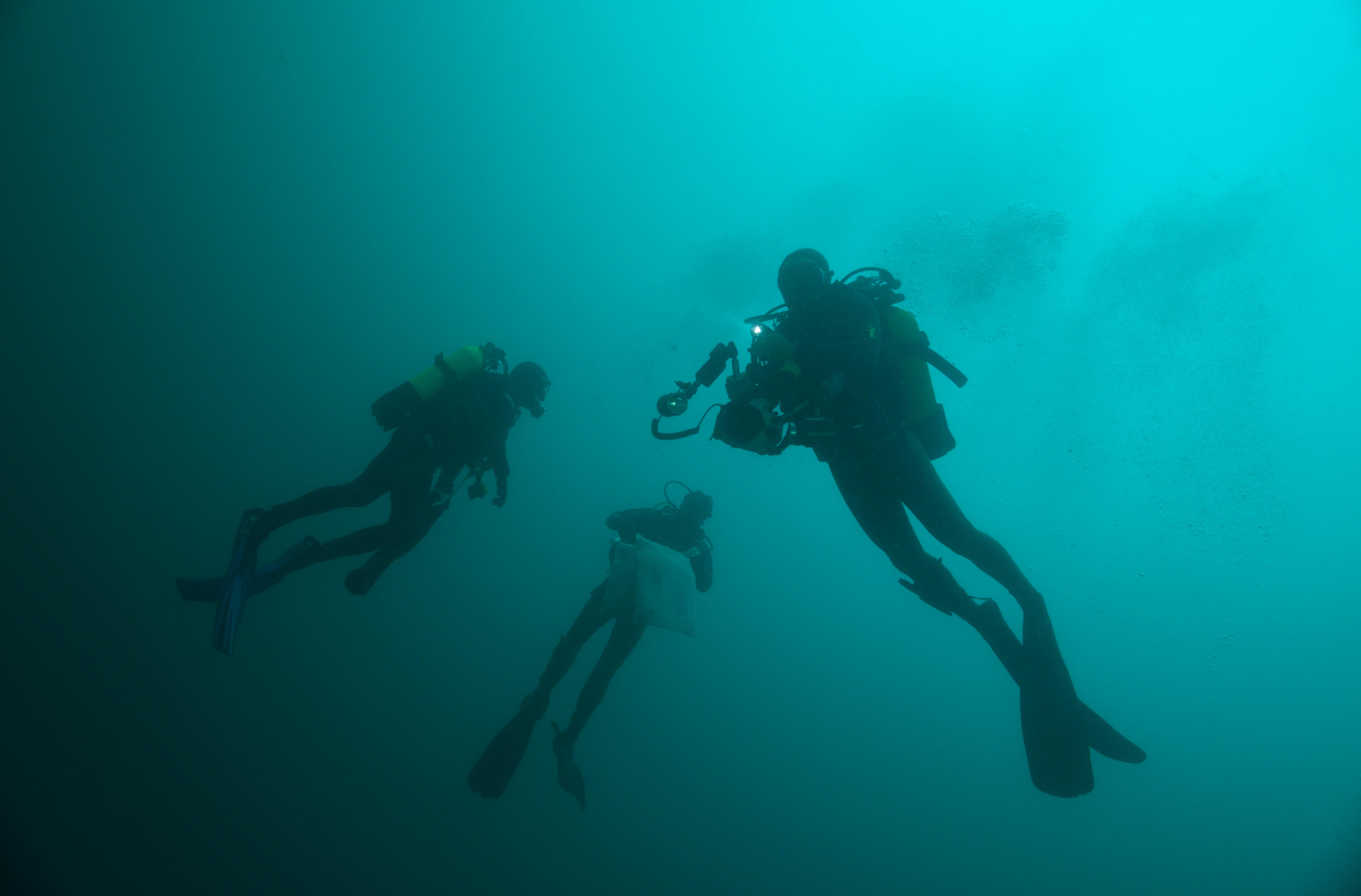 What Happened in the Maldives Diving Tragedy Involving Italian Divers?